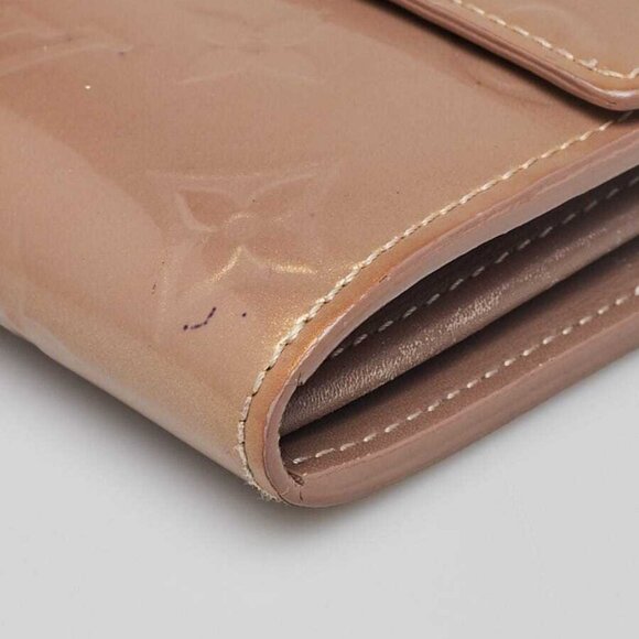 Louis Vuitton Gold Monogram Vernis Sarah Wallet - Picture 3 of 7